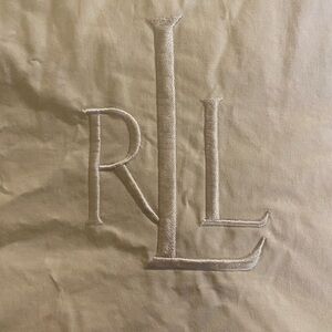 Ralph Lauren Home Collection 100% cotton white comforter. Full/Queen 90x92